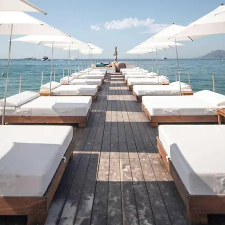 Luxury Romantic 45 Croisette Two Bedrooms Apartment *