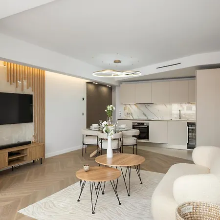 Apartmán Luxury Romantic 45 Croisette Two Bedrooms *