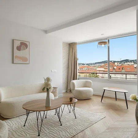Luxury Romantic 45 Croisette Two Bedrooms Apartmán Cannes